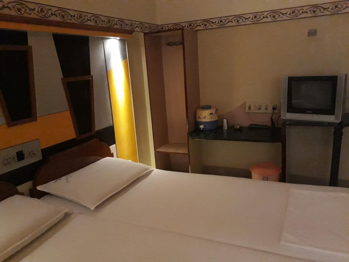 Krishna Lodge Tiruchirappalli Eksteriør billede